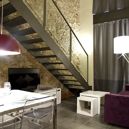 Ola Living Macba 公寓